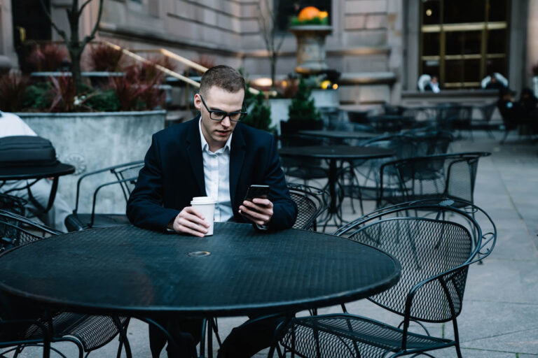 Celebrity Make-up Artist Glenny Meyers Shows you Her Beauty Tricks